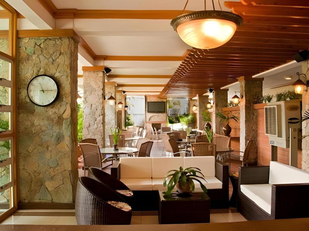 Chocolate And Berries Hotel Baliuag Exterior photo