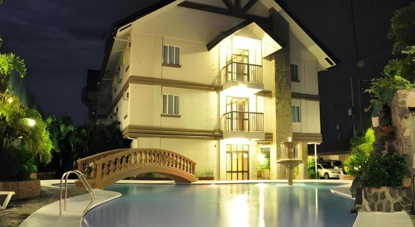 Chocolate And Berries Hotel Baliuag Exterior photo