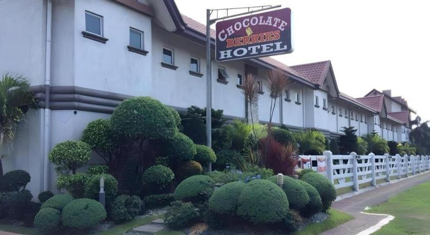 Chocolate And Berries Hotel Baliuag Exterior photo
