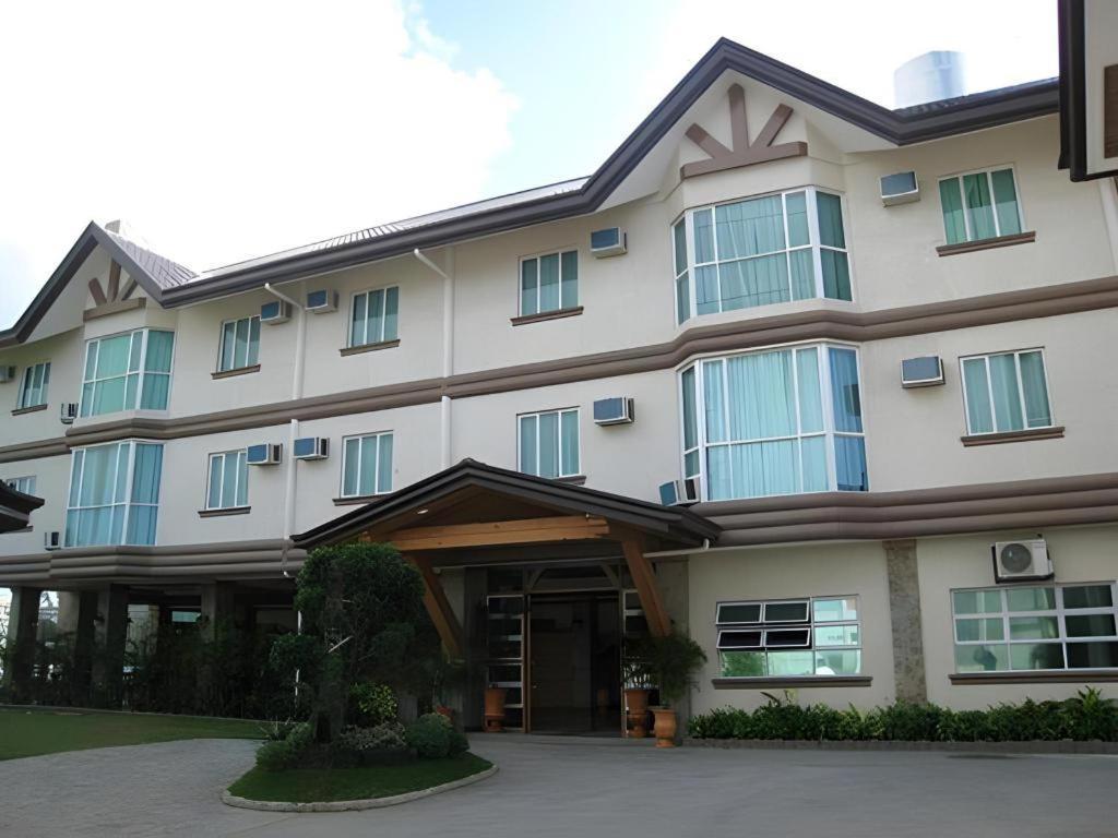 Chocolate And Berries Hotel Baliuag Exterior photo
